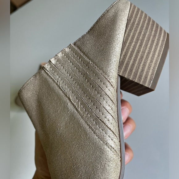 BCBG Lori Metallic Gold Leather Mule Ladies Size 12 - Picture 5 of 10